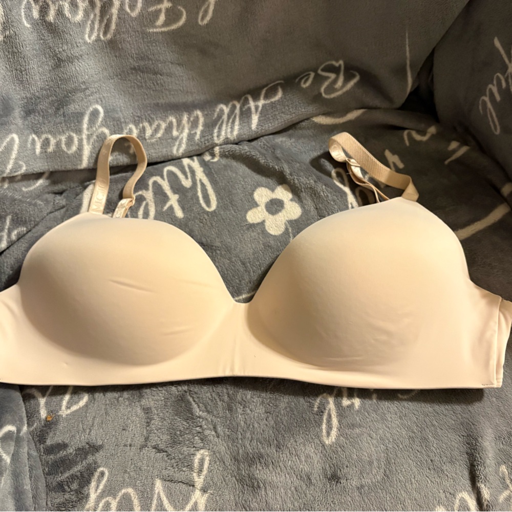 Victoria's Secret Cream Bra